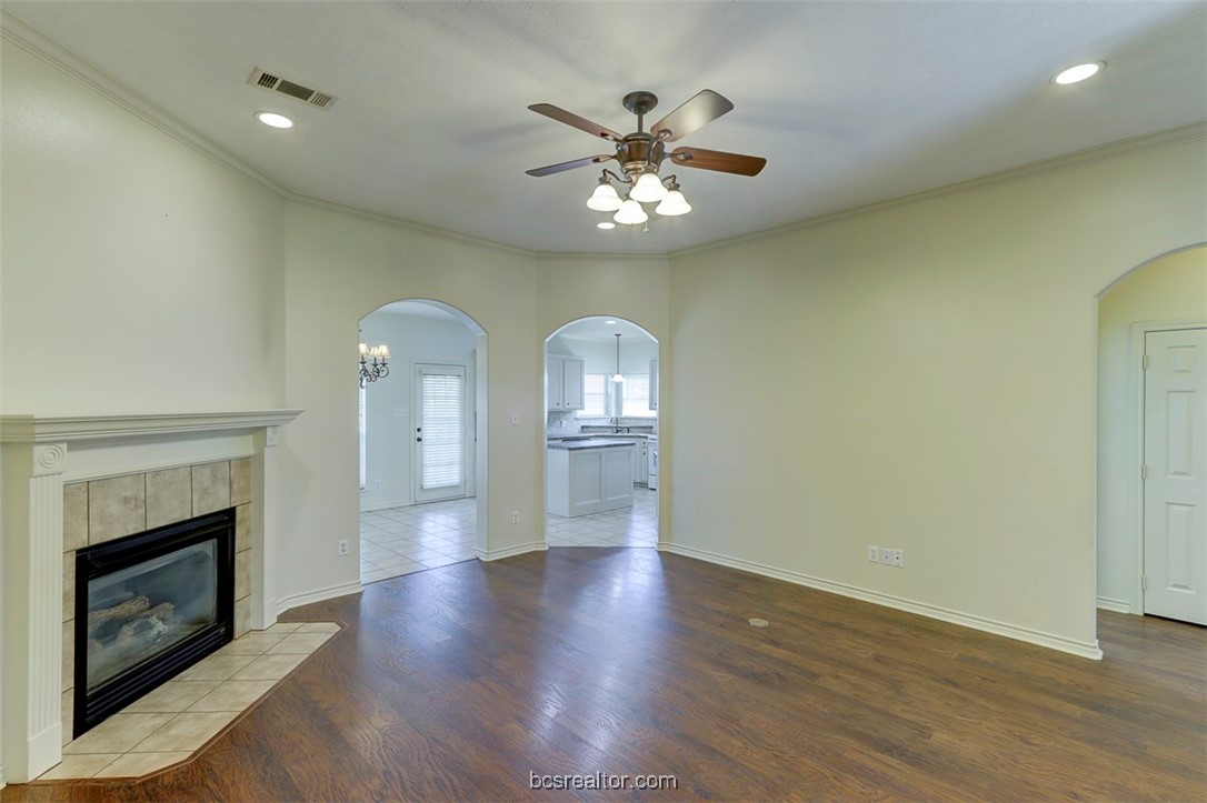 College Station, Texas 77845, United States, 3 Bedrooms Bedrooms, ,2 BathroomsBathrooms,Residential,Pending,57466