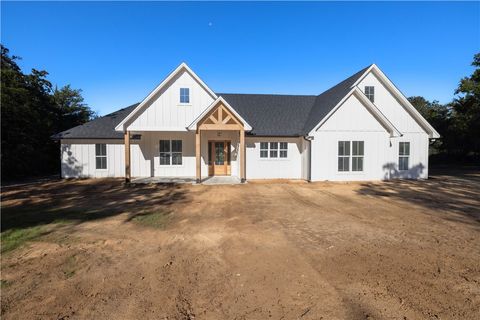 Photo of 2065 Lone Star Lane, Franklin, TX 77856 (MLS # 25010789)