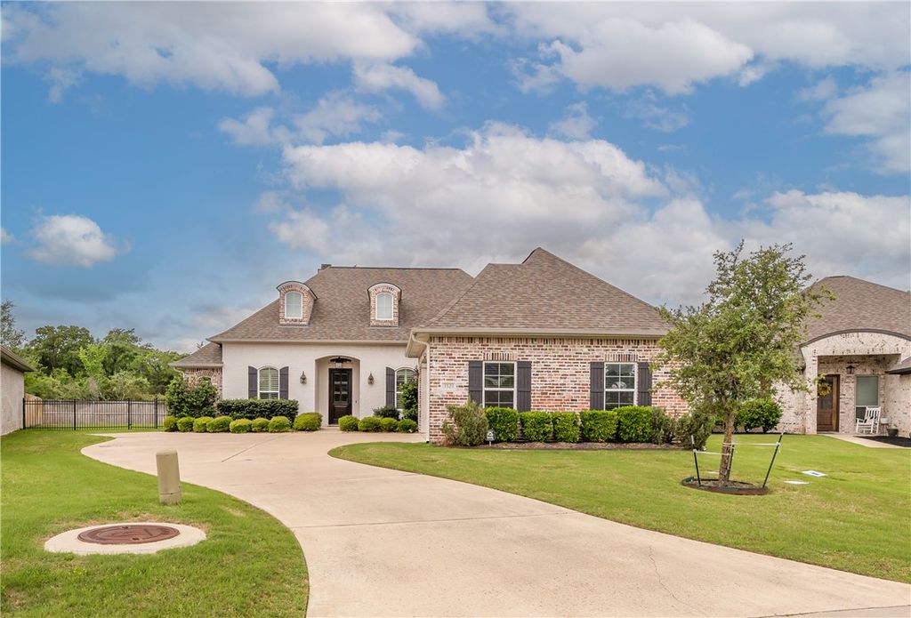 Photo of 3521 Leesburg Path, Bryan, TX 77808 (MLS # 26004577)