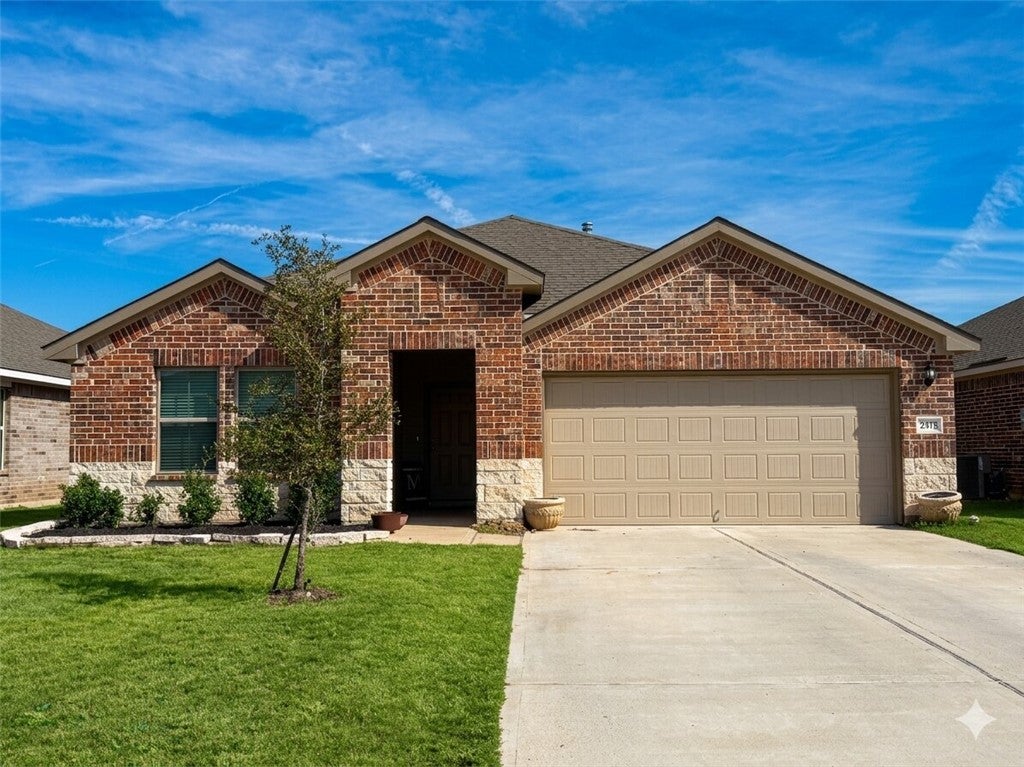 Photo of 2415 Divot Lane, Navasota, TX 77868 (MLS # 26011995)