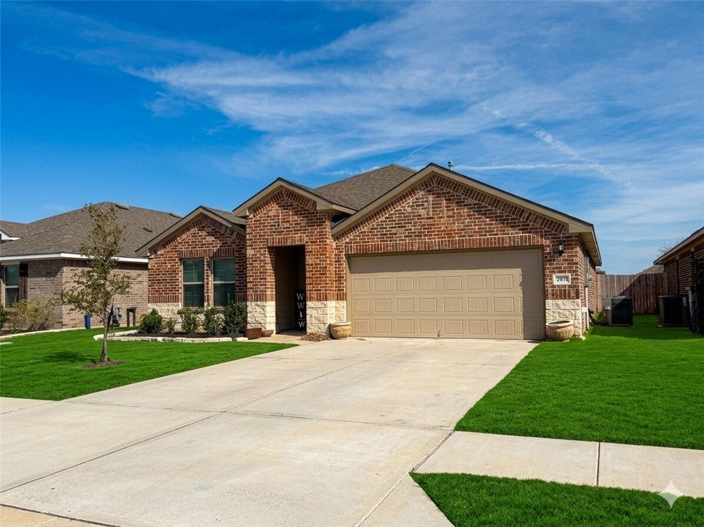 Photo of 2415 Divot Lane, Navasota, TX 77868 (MLS # 26011995)