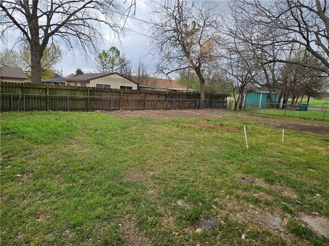 Tiny photo for 716 Dogwood, Robinson, TX 76706 (MLS # 26002930)