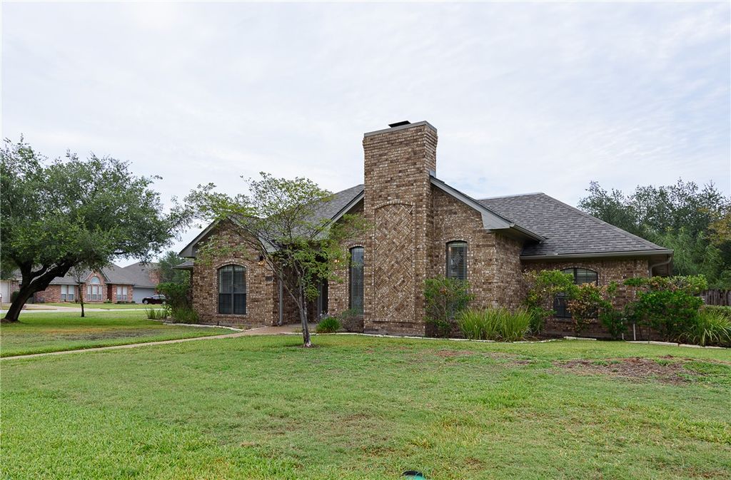 Photo for 9101 Waterford Drive, College Station, TX 77845 (MLS # 25011171)