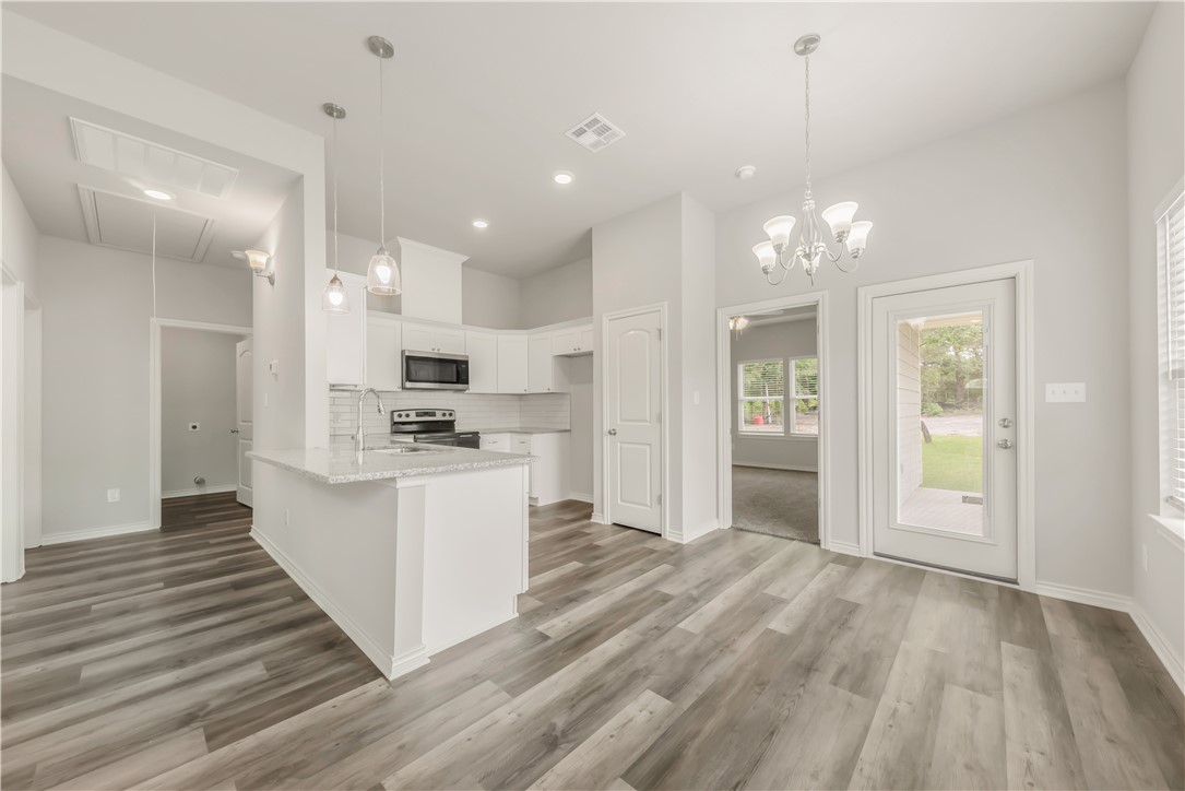 Bryan, Texas 77801, United States, 4 Bedrooms Bedrooms, ,3 BathroomsBathrooms,Residential,Active,174061