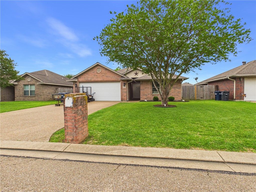 Photo of 3504 Farah Drive, College Station, TX 77845 (MLS # 26004335)