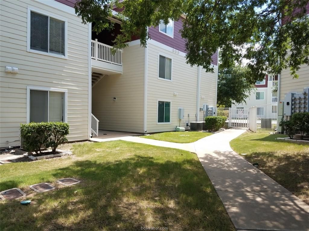 Photo of 519 Southwest Parkway Parkway N #201, College Station, TX 77840 (MLS # 25012391)