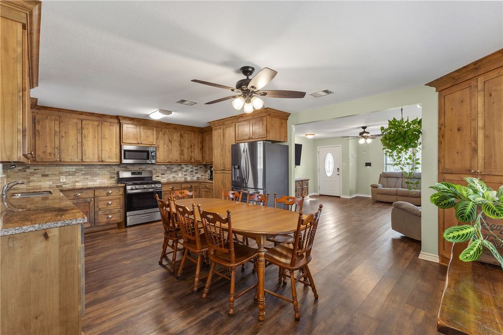 Photo of 316 Holly Drive, Caldwell, TX 77836 (MLS # 25011342)