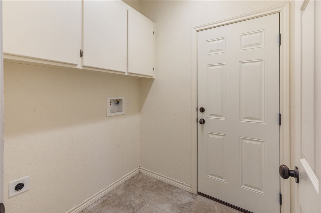 525 Oak Tree Lane
