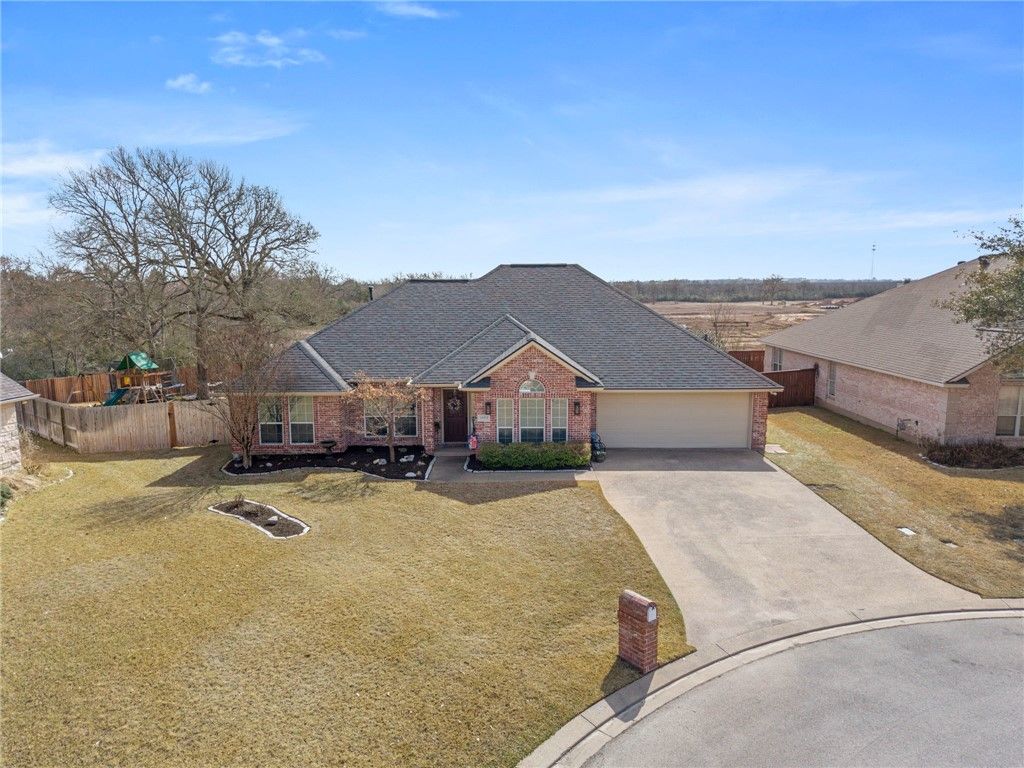 Photo of 5203 Draycott Court, Bryan, TX 77802 (MLS # 26001904)
