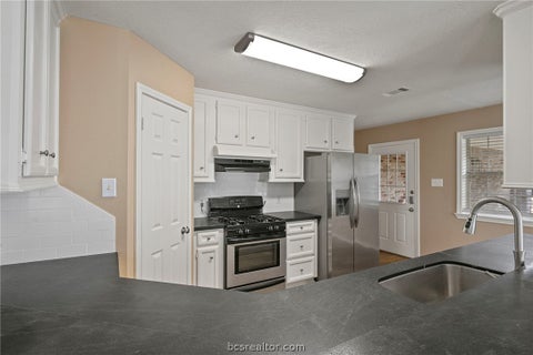 Tiny photo for 8688 Treebrook Lane, Bryan, TX 77808 (MLS # 26010417)
