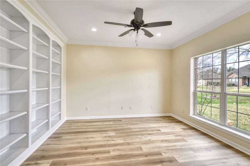 Photo of 5305 Draycott Court, Bryan, TX 77802 (MLS # 26003041)