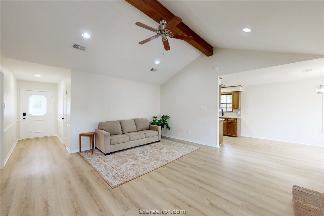 1713 Laura Lane