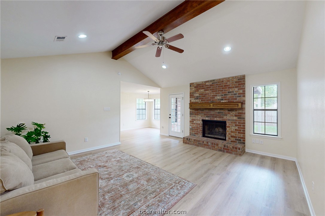 1713 Laura Lane