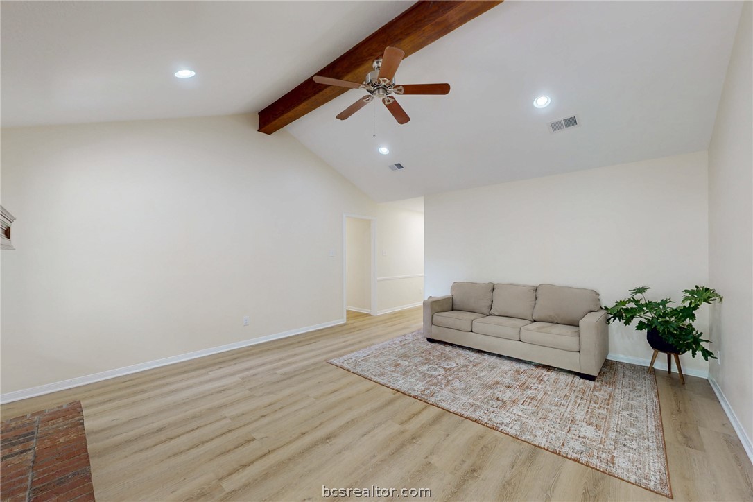 1713 Laura Lane