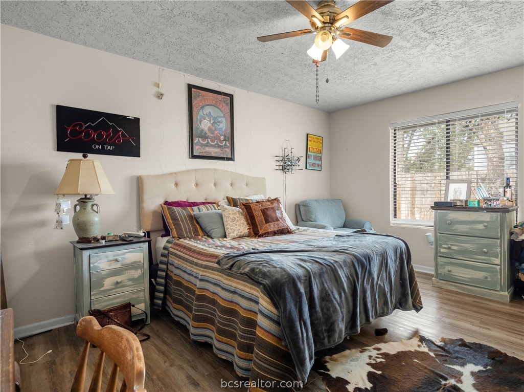 College Station, Texas 77840, United States, 5 Bedrooms Bedrooms, ,4 BathroomsBathrooms,Residential,Pending,61837