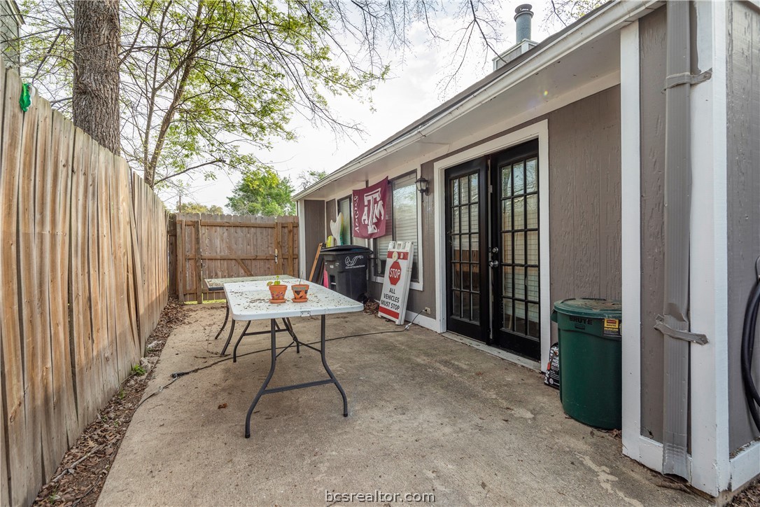 College Station, Texas 77840, United States, 5 Bedrooms Bedrooms, ,4 BathroomsBathrooms,Residential,Pending,61837