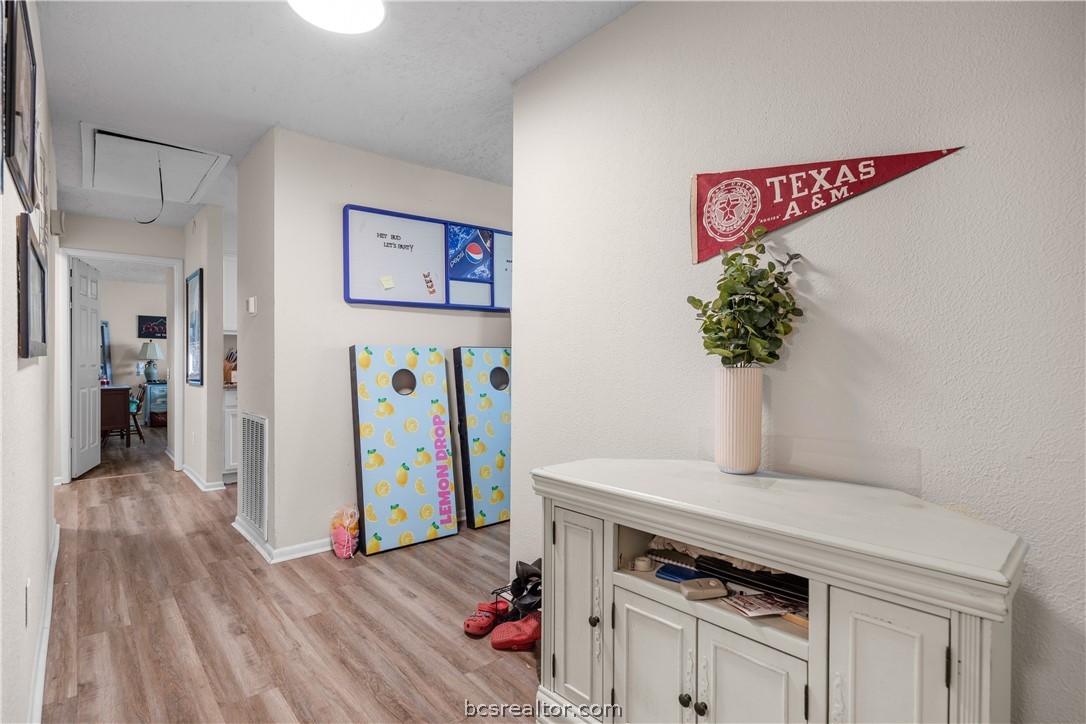 College Station, Texas 77840, United States, 5 Bedrooms Bedrooms, ,4 BathroomsBathrooms,Residential,Pending,61837