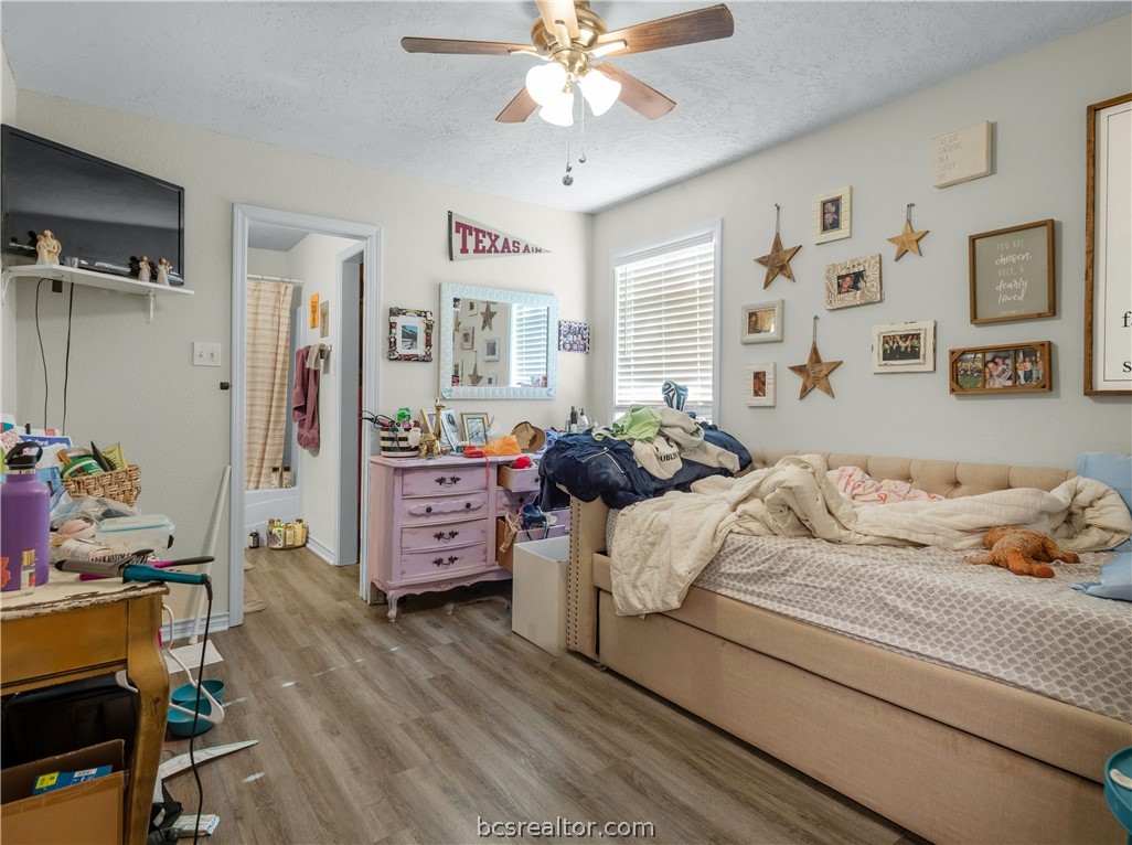 College Station, Texas 77840, United States, 5 Bedrooms Bedrooms, ,4 BathroomsBathrooms,Residential,Pending,61837