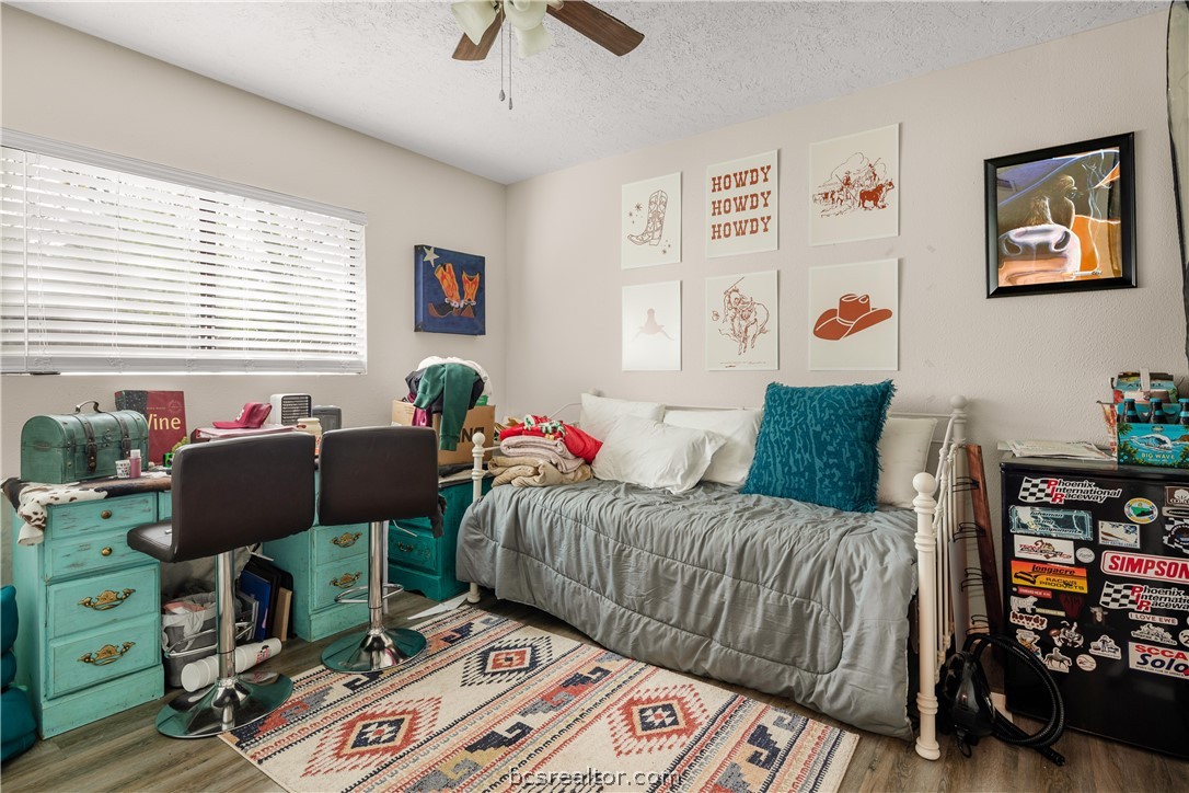 College Station, Texas 77840, United States, 5 Bedrooms Bedrooms, ,4 BathroomsBathrooms,Residential,Pending,61837