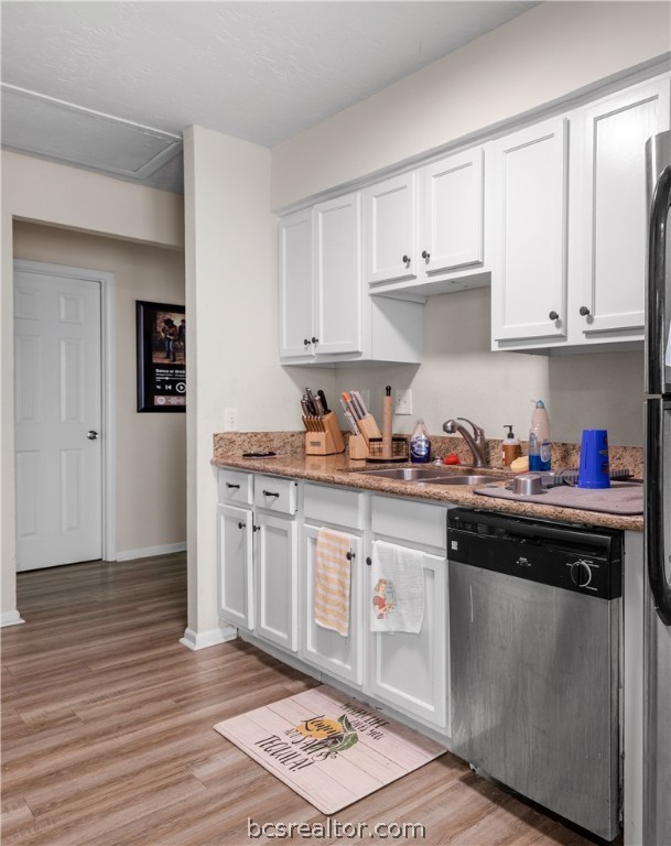 College Station, Texas 77840, United States, 5 Bedrooms Bedrooms, ,4 BathroomsBathrooms,Residential,Pending,61837