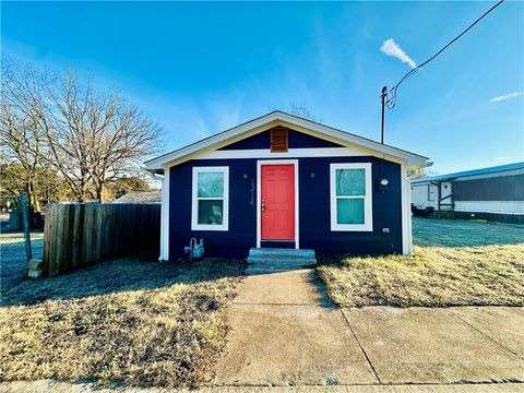 Photo of 1214 Lowery Street, Bryan, TX 77803 (MLS # 26001050)
