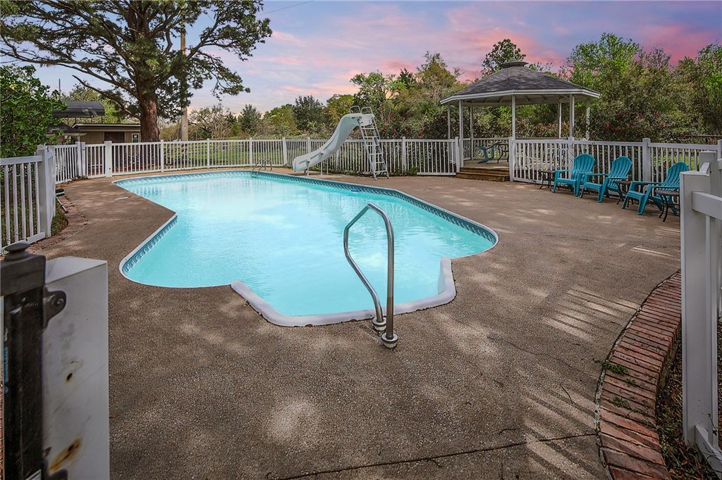 Photo of 6 Lori Lane Ln, College Station, TX 77845 (MLS # 26003205)