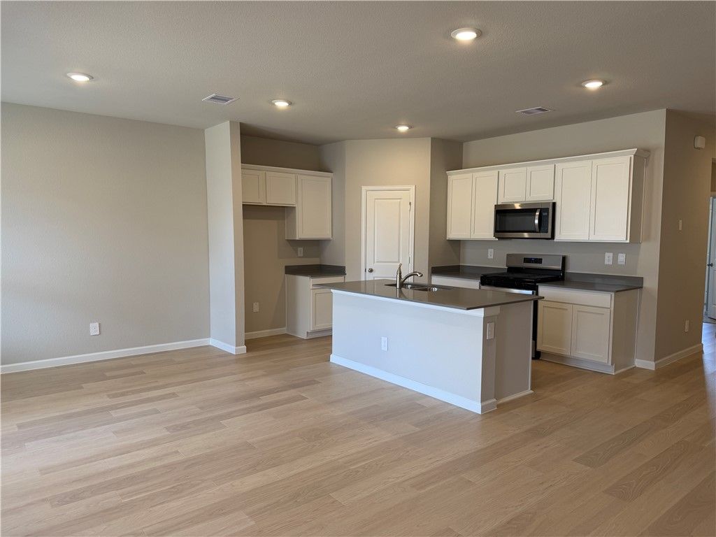 Photo of 1709 Robinson Dr, Brenham, TX 77833 (MLS # 26002785)