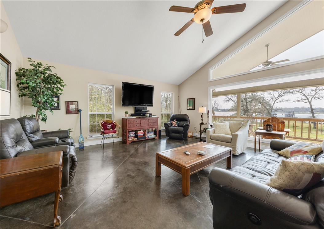 Franklin, Texas 77856, United States, 5 Bedrooms Bedrooms, ,3 BathroomsBathrooms,Land,Active,91230