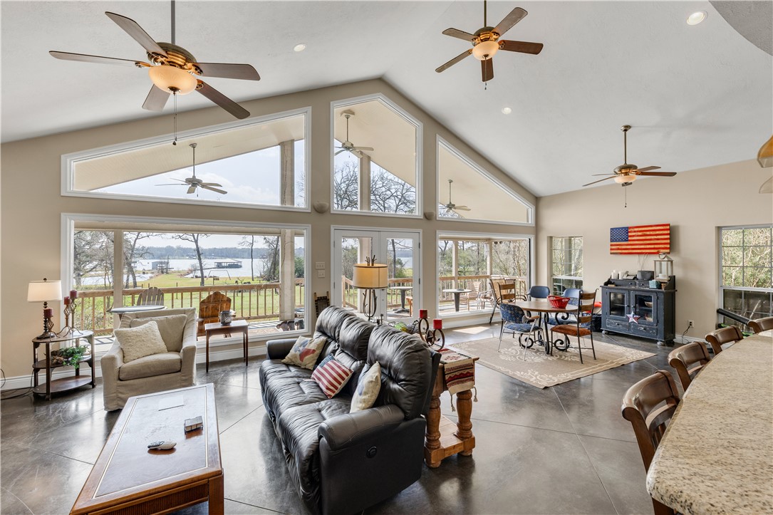 Franklin, Texas 77856, United States, 5 Bedrooms Bedrooms, ,3 BathroomsBathrooms,Land,Active,91230