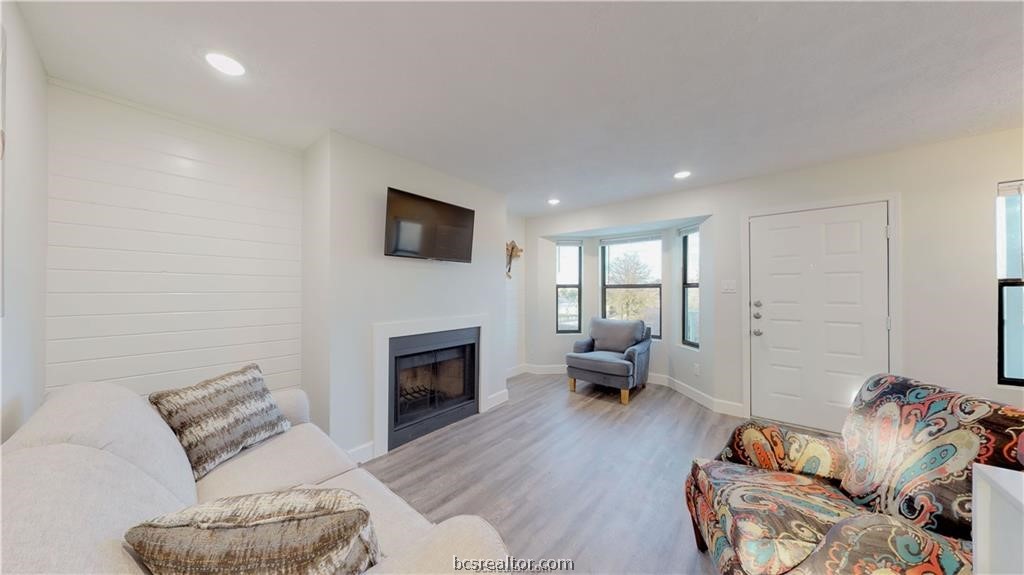 Bryan, Texas 77801, United States, 1 Bedroom Bedrooms, ,1 BathroomBathrooms,Residential,Pending,58926