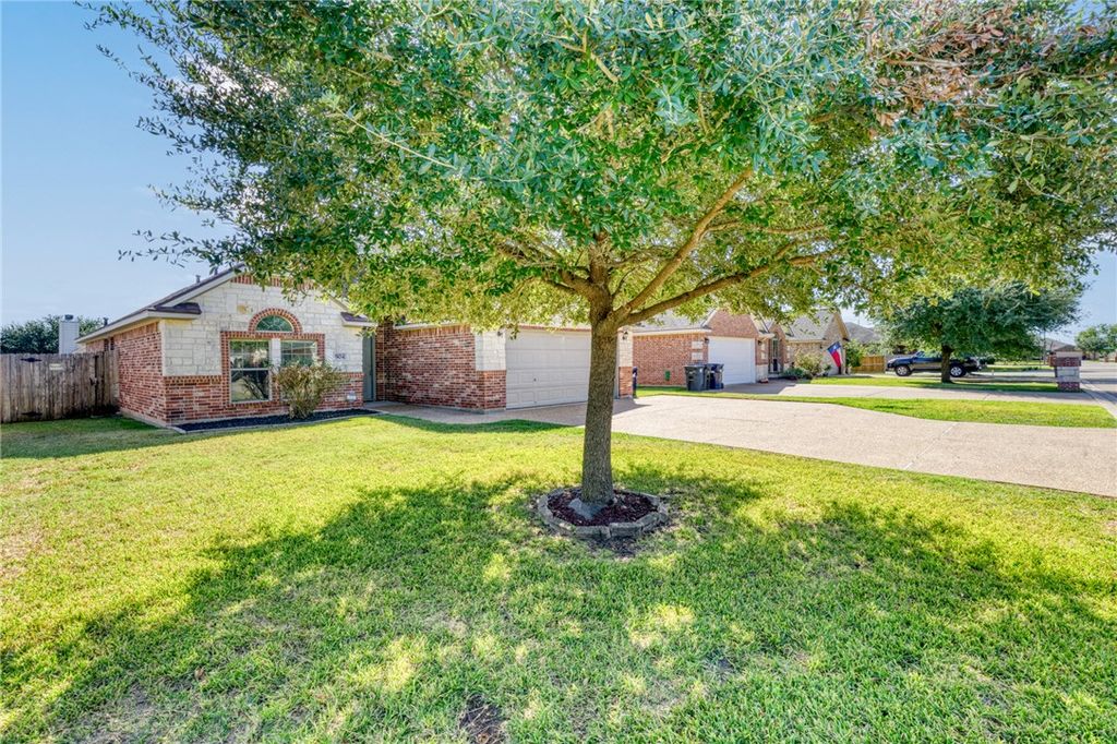 Photo of 904 TURTLE DOVE Trl, College Station, TX 77845 (MLS # 25011812)