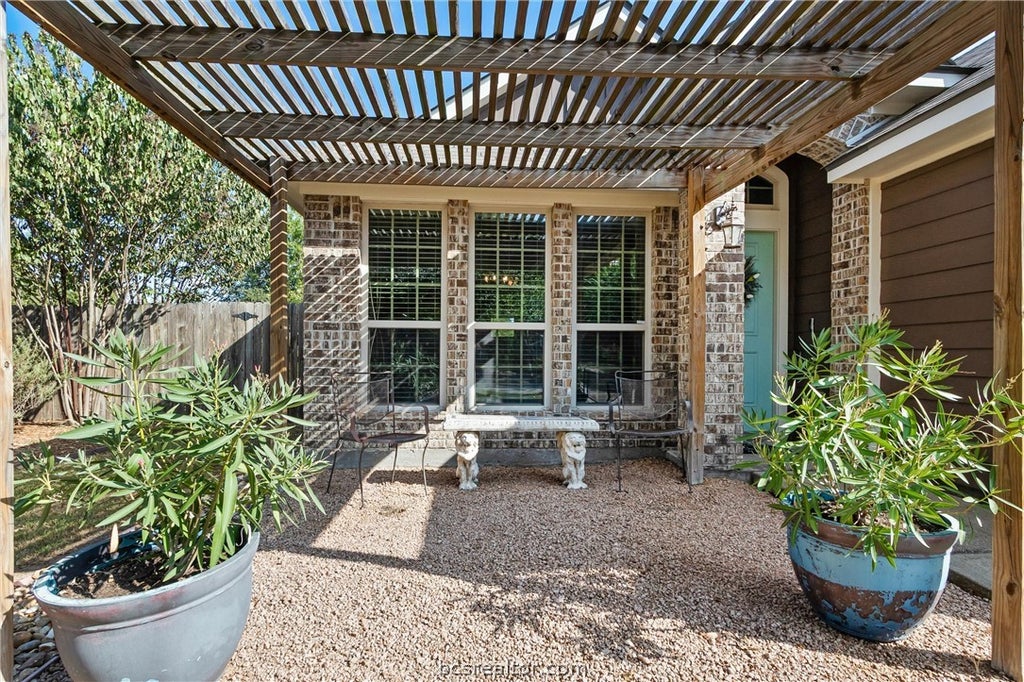 Photo of 612 Heritage Drive, Navasota, TX 77868 (MLS # 26011413)