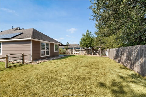 Tiny photo for 612 Heritage Drive, Navasota, TX 77868 (MLS # 26011413)