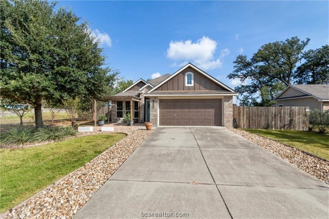 Tiny photo for 612 Heritage Drive, Navasota, TX 77868 (MLS # 26011413)