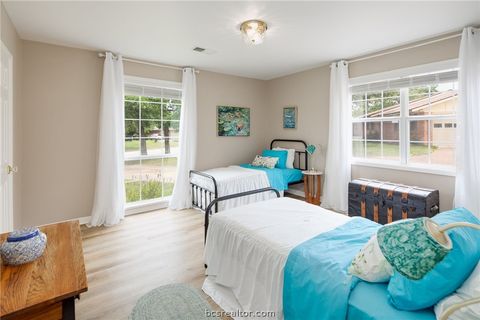 Tiny photo for 2402 Morris Lane, Bryan, TX 77802 (MLS # 26005683)