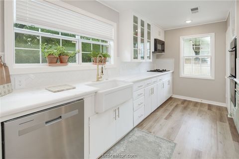 Tiny photo for 2402 Morris Lane, Bryan, TX 77802 (MLS # 26005683)