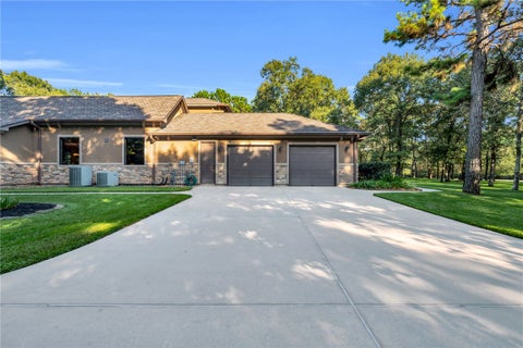 Tiny photo for 10195 Crown Ranch Blvd Boulevard, Montgomery, TX 77316 (MLS # 26011249)