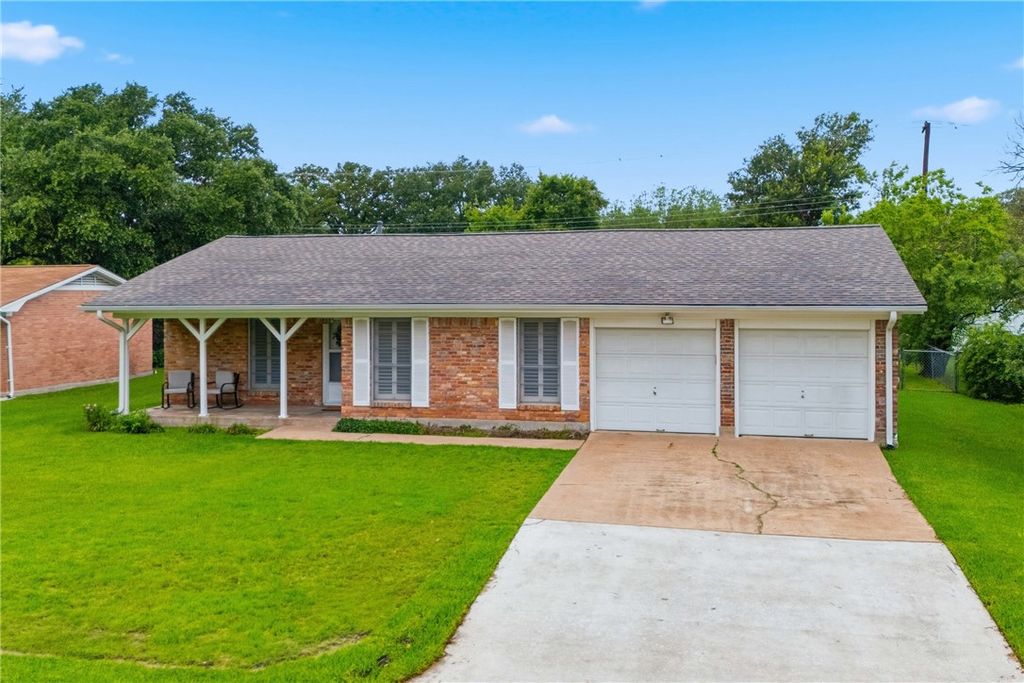 Photo of 1202 Esther Boulevard, Bryan, TX 77802 (MLS # 26006387)
