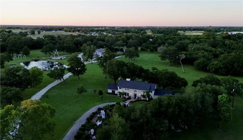 Tiny photo for 601 E Collard Street, Madisonville, TX 77864 (MLS # 26001720)