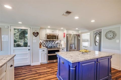 Tiny photo for 601 E Collard Street, Madisonville, TX 77864 (MLS # 26001720)