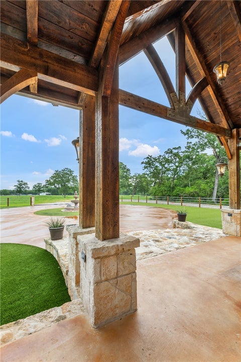 Tiny photo for 654 Navasota RDG, Navasota, TX 77868 (MLS # 26006588)