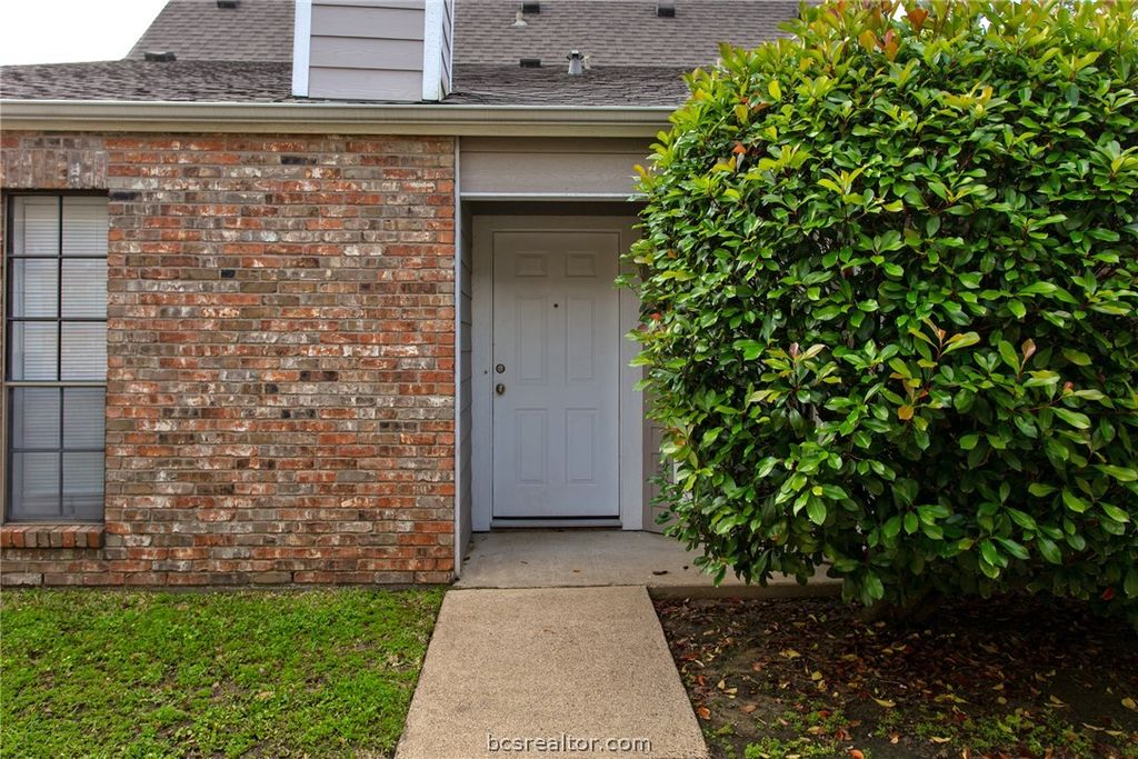 Photo of 2519 Cross Timbers Drive, College Station, TX 77840 (MLS # 26004558)