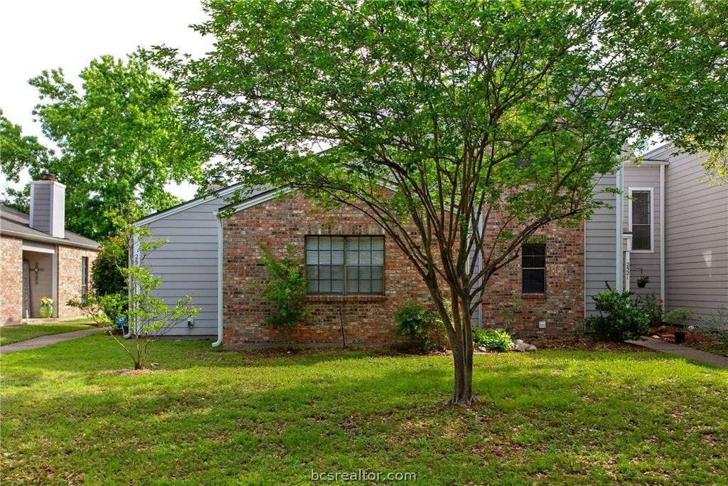 Photo of 2519 Cross Timbers Drive, College Station, TX 77840 (MLS # 26004558)