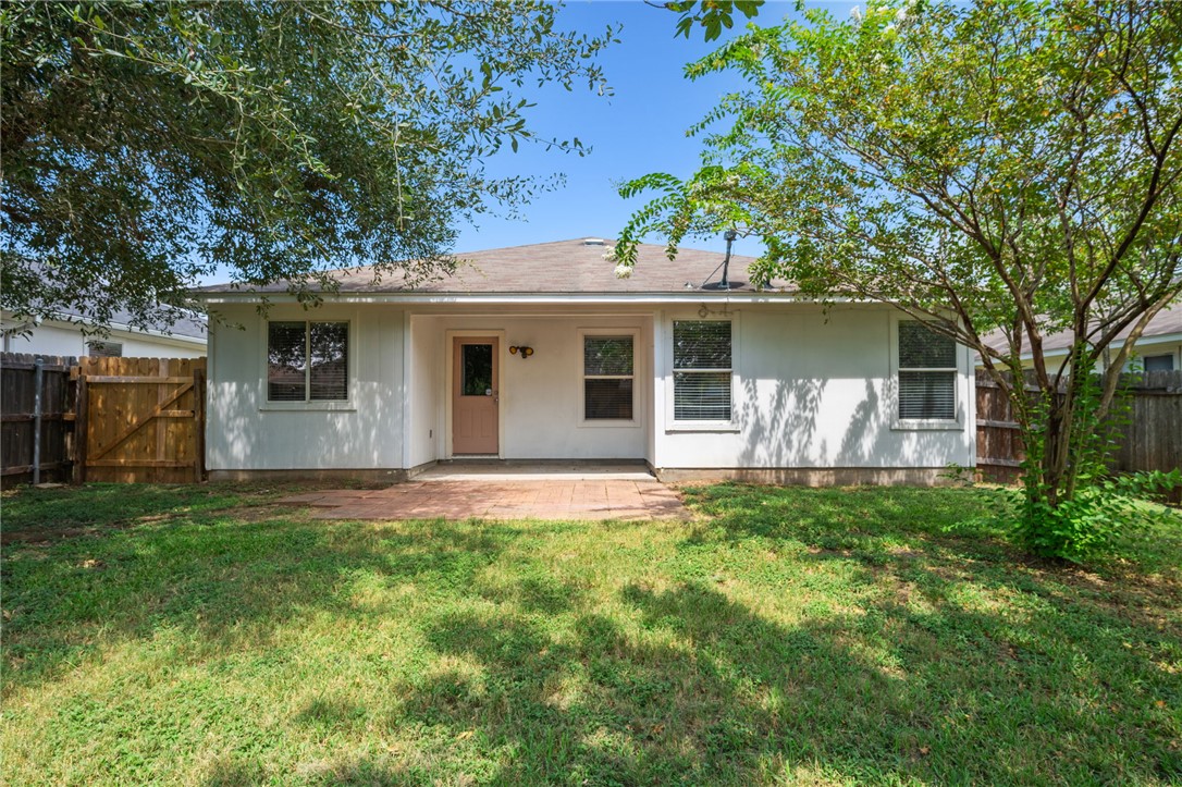 College Station, Texas 77845, United States, 3 Bedrooms Bedrooms, ,2 BathroomsBathrooms,Residential,Pending,196779