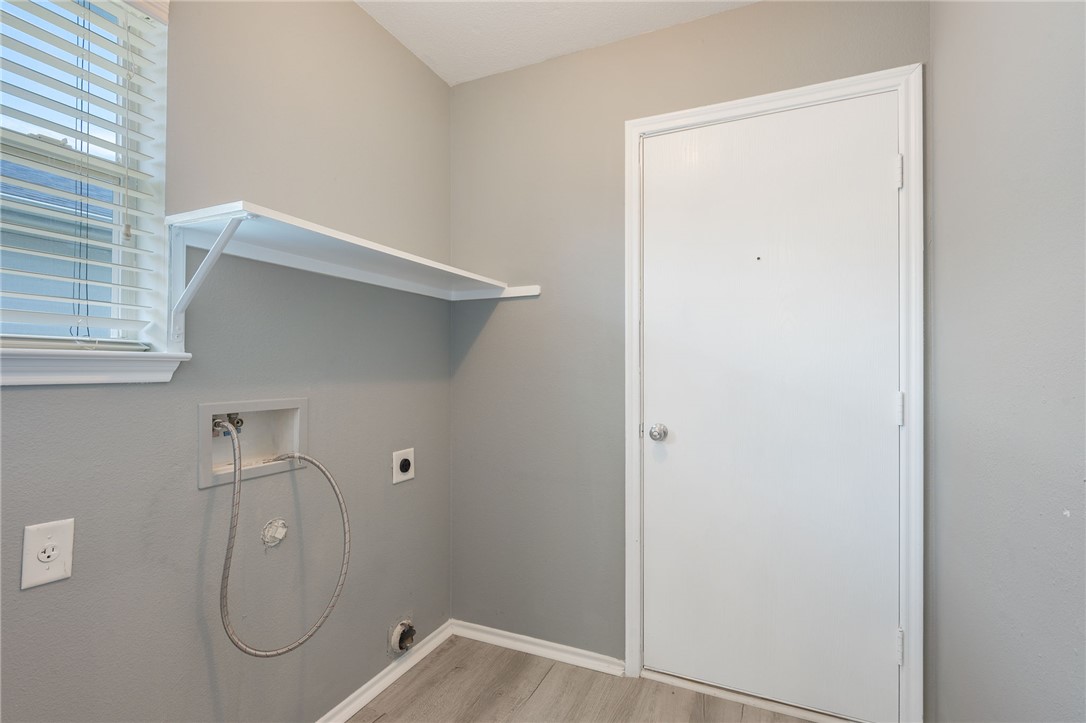 College Station, Texas 77845, United States, 3 Bedrooms Bedrooms, ,2 BathroomsBathrooms,Residential,Pending,196779