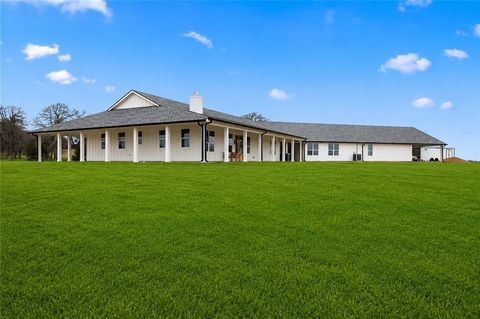 Photo of 2300 Farm To Market 2095, Cameron, TX 76520 (MLS # 26005585)