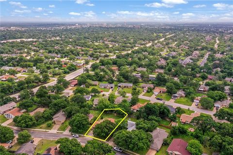 Tiny photo for 1004 San Saba Drive Dr, College Station, TX 77845 (MLS # 26005006)