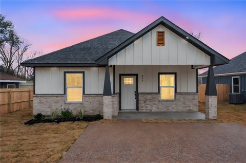 Photo of 203 Lock Lane, Bryan, TX 77803 (MLS # 26010464)