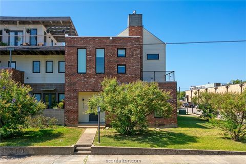 Tiny photo for 217 N Houston Avenue, Bryan, TX 77803 (MLS # 26007298)