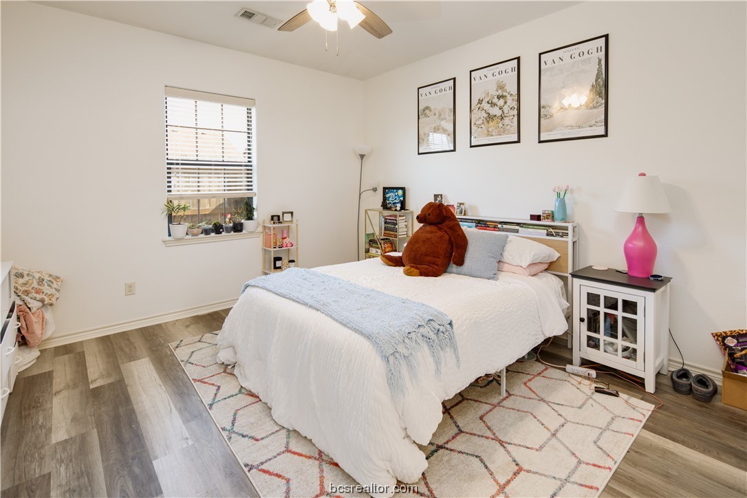 College Station, Texas 77845, United States, 3 Bedrooms Bedrooms, ,4 BathroomsBathrooms,Residential,Pending,68841